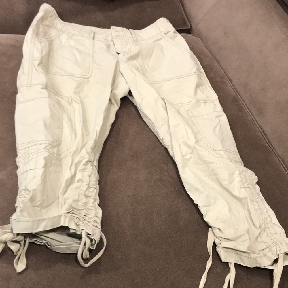 Tan DKNY size 4 jeans cropped